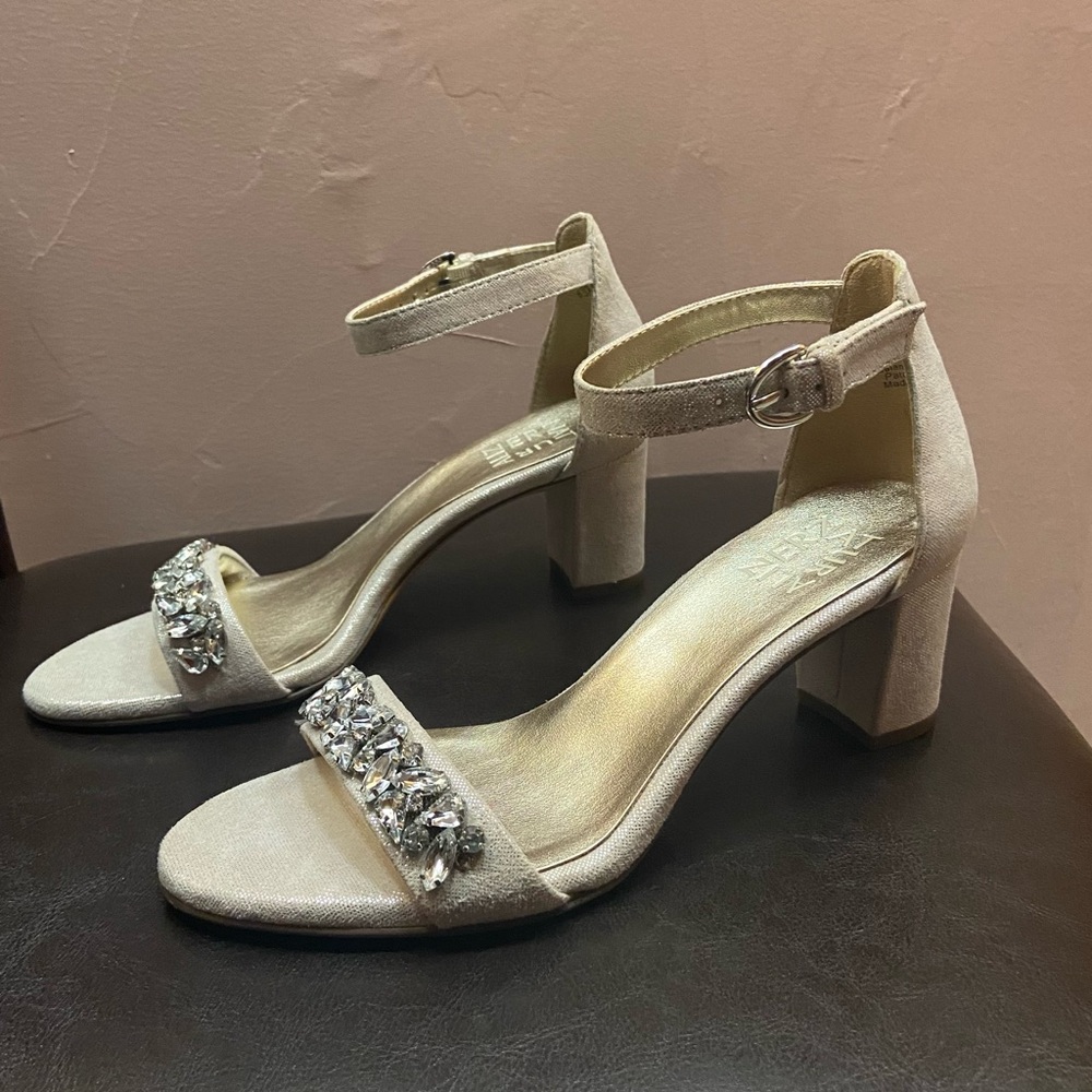 NWT Naturalizer Women's Vera2 Ankle Straps Heeled Sandal - Picture 7 of 10